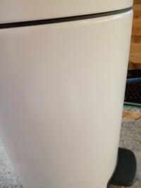 Coș de gunoi cu pedală Brabantia NewIcon 12 litri, alb, cu găleată interioară din metal - cosmetic — aspect exterior murdar și ușor îndoit (stare: vezi a 2-a imagine) 4