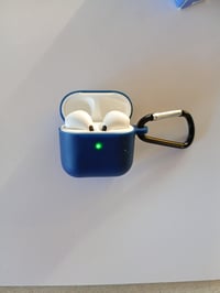 APM 600331 Bluetooth Fülhallgató Töltőtokkal és Éjkék Szilikon Tokkal, Sztereó Hang, Kihangosító, PC, Okostelefon és Tablet Kompatibilis 3