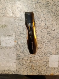 Remington MB320C Barba szakállvágó, 0,4-18 mm, 9 — hibás, alkatrésznek: törött fej, penge nem rögzül (állapot: lásd a 2. képet) 2