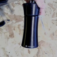 Zassenhaus Frankfurt mlinac za sol od bukovog drva wenge boje 14 cm, keramički mehanizam za mljevenje, ručni pogon — izvana istrošeno (stanje: vidi 2. sliku) 2