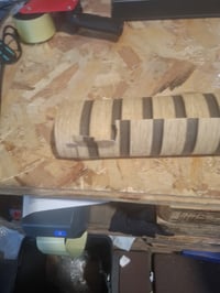 WALLCOVER Tapéta Fa Hatású Barna Nem Szőtt Akusztikus Panel 3D Skandináv Hatás 10,05 x 0,53 m — szakadt (állapot: lásd a 2. képet) 3