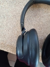 Căști Bluetooth 5.3 Amazon Basics — defecte, funcționează parțial: sistemul de prindere al perniței stângi este slăbit (stare: vezi imaginea nr. 2) 5