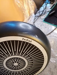 Tigaie Tefal C38804 cu înveliș de titan și indicator de temperatură, 24 cm, antiaderentă, neagră - utilizată, exterior uzat (stare: vezi imaginea 2) 7