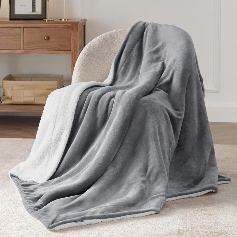 Bedsure Sherpa Kétoldalas Takaró, Extra Puha Flanel Pléd Kanapéra és Ágyra 150x200 cm - 150 x 200 cm, 01-grey