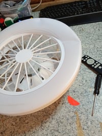 Briloner LED mennyezeti ventilátor lámpával és távirányítóval, csendes DC motor, 5 — horpadt takaróműanyag (állapot: lásd a 2. képet) 2