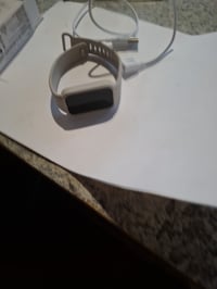 Inteligentný náramok Xiaomi Smart Band 9 Active v bielej farbe, 1,47" TFT displej, merač tepu, vodotesnosť 5ATM, 18-dňová výdrž batérie, používaný 2