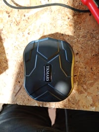 GPS lokátor do auta TKMARS TK905 4G, batéria 10 000 mAh — chybný, na súčiastky: Produkt sa zapne (stav: pozri 2. obrázok) 2
