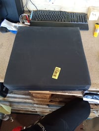 PEPE Mobility antidekubitný sedací vankúš na invalidný vozík z pamäťovej peny 42x42x8 cm, čierny, na zmiernenie tlaku — použitý (stav: pozri 2. obrázok) 3