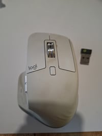 Bezdrôtová myš Logitech MX Master 3S, Bluetooth, 8000 DPI, tiché klikanie, nabíjanie cez USB-C, svetlosivá – používaná 4