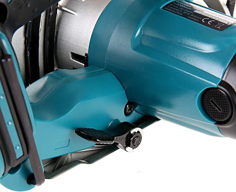 Makita DSS610Z 18V Akkumulátoros Körfűrész Li-Ion - Gép Akkumulátor Nélkül, 3.7 RPM, 54W, Gumírozott Markolat, Ferdevágási Funkcióval