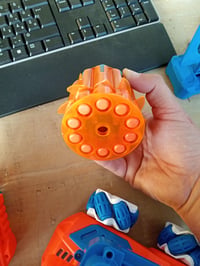 Mașină cu telecomandă Carrera 370240020 Nerf Blasting Car 2.4GHz Soft — defectă, funcționează parțial: paletă de antrenare ruptă (stare: vezi poza nr. 2) 2