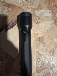 Ledlenser P7R Újratölthető LED Zseblámpa 2000 Lumen 320 m Fókusz USB-C — hibás, alkatrésznek: nem reagál semmire (állapot: lásd a 2. képet) 4