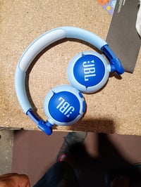 Bezdrôtové detské Bluetooth slúchadlá JBL Junior 320 BT so vstavaným mikrofónom, 50-hodinovou výdržou prehrávania a technológiou JBL Safe Sound, modré 3