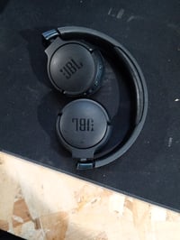 JBL Tune 670NC Bluetooth fejhallgató adaptív zajszűréssel, fekete — hibás, alkatrésznek: jobb hangszóró recsegés (állapot: lásd a 2. képet) 2