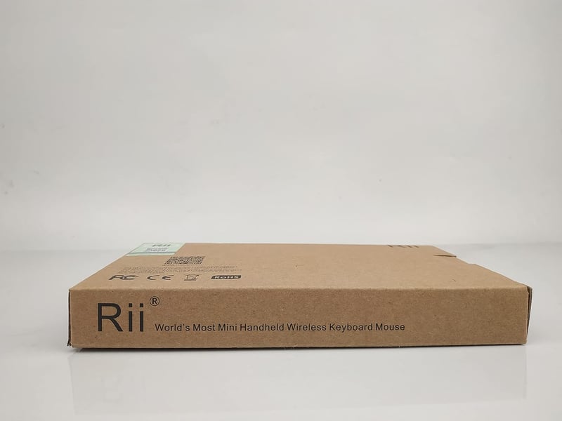 Rii i8+ vezeték nélküli mini billentyűzet touchpaddal, LED háttérvilágítással