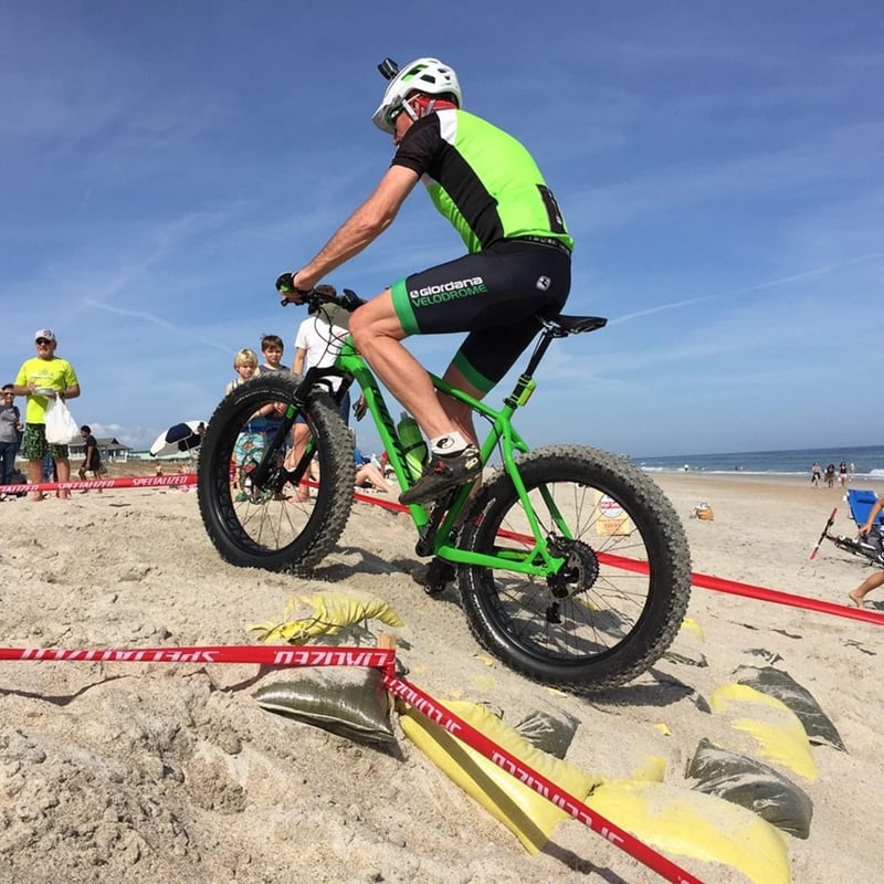YunSCM 2 db 24x4.0/4.5 Fat Bike belső gumi, AV32mm szeleppel, e-MTB kompatibilis