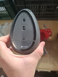 Ergonomická bezdrôtová myš Logitech MX Vertical, grafitovo sivá – Viditeľne používaná 2