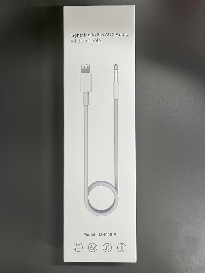 iPhone AUX kábel autóba és otthoni hangrendszerekhez - 1m, fehér