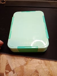 IJIAMY Bento kutija za djecu s pretincima – kutija za užinu otporna na curenje — ogrebotina od 2–3 cm na poklopcu posude (stanje: vidi 2. sliku) 3