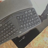 Logitech ERGO K860 Bezdrôtová ergonomická klávesnica, rozdelený dizajn — Chýba USB prijímač (stav: pozri 2. obrázok) 2