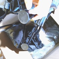 Skladacia plážová stolička Relaxdays, s prenosnou taškou, nosnosť 100 kg, ľahká kempingová stolička, polyester a kov, sivá – 1-dielna súprava 4