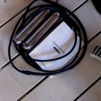 Druga boja. Proizvod je isti, samo je srebrne boje, a ne crvene. — TANGRAM Factory Smart Rope LED uže za preskakanje (rezervni dio) 2