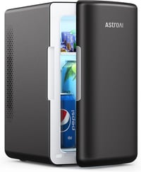 AstroAI 2 az 1-ben Mini Hűtőszekrény, 6L/8 Dobozos, Hűtő-Fűtő Funkcióval, 12V/220V, Autóba, Irodába, Kollégiumba - Fekete 1