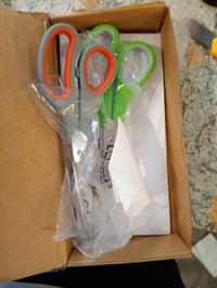 Amazon Basics Rozsdamentes Acél Olló PVD Bevonattal Kényelmes Fogóval Irodai Konyhai Többfunkciós Eszköz Többszínű 2 db-os Szett 3