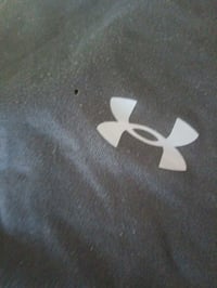Under Armour Tech 2.0 férfi rövid ujjú sportpóló, XL-es méret, fekete, légáteresztő edzőpóló — apró lyuk a pólón (állapot: lásd a 2. képet) 3