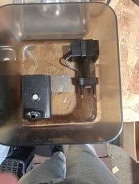 Adăpătoare Fără Fir pentru Pisici DownyPaws 2,5 L, Baterie 4000 mAh, Senzor de Mișcare, Tavă din Oțel Inoxidabil, Pompă Silențioasă, Negru 4