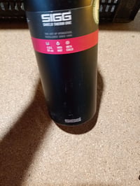 Termoska SIGG Shield Therm One, na sýtené nápoje, čierna - 1,5 l — poškriabaný povrch (stav: pozri 2. obrázok) 2