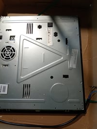 Plită cu inducție Bosch PUJ611BB5E Serie 4, 60 cm, 3 zone de gătit, Touch Select — parte inferioară ruptă, margine de cauciuc deteriorată (stare: vezi a doua fotografie) 2