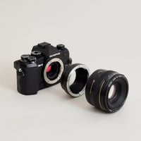 Canon EF/EF-S objektív adapter Micro Four Thirds kamerákhoz - Urth alumínium 3