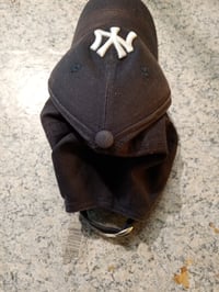 Șapcă de baseball New Era MLB 9Forty League Basic unisex, reglabilă, tip snapback, bleumarin, cu logo New York Yankees brodat, stare folosită 3