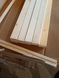 Rozkladacia pohovka vidaXL z masívneho borovicového dreva, biela, 2x80x200 cm, bez matraca – chýbajúci rošt, poškodená lamela (stav: pozri 2. obrázok) 3