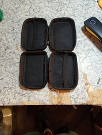 HoAha 2 ks EVA tvrdé puzdro na slúchadlá s držiakom na USB kľúč, čierne — Záhyby na produkte (stav: pozri 2. obrázok) 2