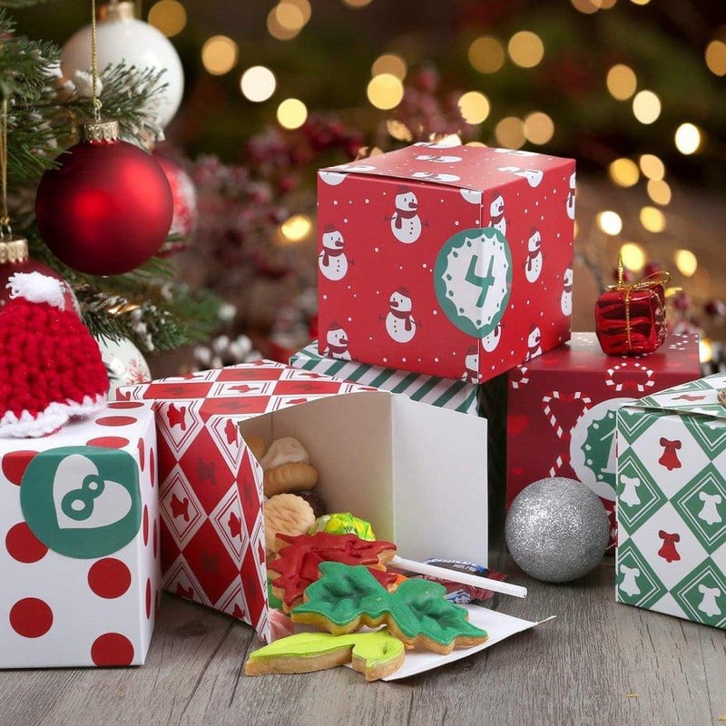 Kesote Adventi Naptár: 24 Újratölthető Doboz Karácsonyi Díszekkel és Számokkal