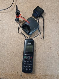 Telefon suplimentar Gigaset AS690HX DECT cu stație de încărcare, compatibil Fritzbox, hands-free, negru - fără stație de bază (utilizat) 2