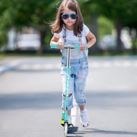 wheoZ Gyermek Roller LED Világító Kerekekkel - Összecsukható Alumínium Városi Roller 3 Magasságban, 3-8 Éves Fiúknak és Lányoknak 5