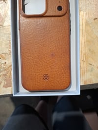 GOOD WILHELM puzdro z pravej kože pre iPhone 17 Pro Max, prémiový ochranný kryt, koňaková hnedá – — Má škvrnu (stav: pozri 2. obrázok) 2