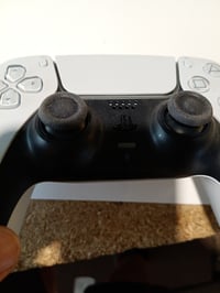 Bezdrôtový ovládač Sony DualSense pre PS5 biely – používaný stav 4