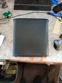 Distrugător de documente Amazon Basics cu tăiere fâșii — coș de colectare de 13 litri (piesă de schimb) 2