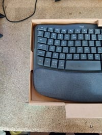 Logitech Wave Keys vezeték nélküli ergonomikus billentyűzet csuklótámasszal, grafitszürke, US QWERTY kiosztás, használt 4