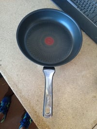 Tefal Unlimited On tava 28 cm, visoki rub, titanijski neprijanjajući premaz, indukcija — oštećena ručka (stanje: vidi 2. sliku) 2