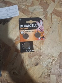 Baterie cu litiu tip monedă Duracell CR2032 3V, ambalaj cu protecție pentru copii (Baby Secure), compatibilă cu Apple AirTag, pentru brelocuri, cântare, dispozitive purtabile — set de 3 bucăți 3