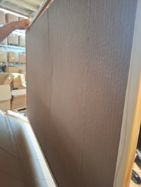 Korková nástenka BoardsPlus s borovicovým rámom, 90x60 cm, 6 — Na zadnej strane je preliačina a vrchná časť sa oddeľuje od rámu (stav: pozri 2. obrázok) 4