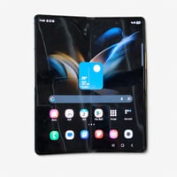 Skladací smartfón Samsung Galaxy Z Fold4 5G 256 GB šedozelený – poškodený pásový kábel, pri úplnom otvorení je displej chybný 1