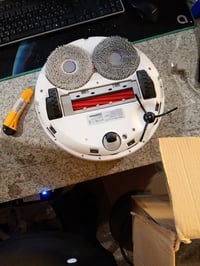 roborock Qrevo robot porszívó és felmosó dokkolóállomással, 5500 Pa szívóerő, dupla forgó felmosófej, 3D térképezés, automata ürítés és 2