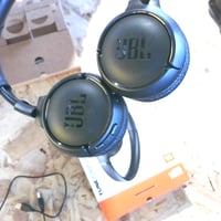 JBL Tune 530BT Bluetooth slušalice na uši, crne - obnovljene, vidljivo korištene — ogrebotine i manji znakovi trošenja (stanje: vidi 2. sliku) 2