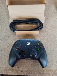 HyperX Clutch Gladiate Xbox vezetékes USB-C kontroller fekete — hibás, részben működik: P3 gomb nem működik (állapot: lásd a 2. képet) 2